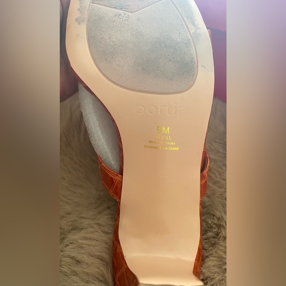 Portia size 9 MEDAL
/MANDERIN CROC - Picture 3 of 9